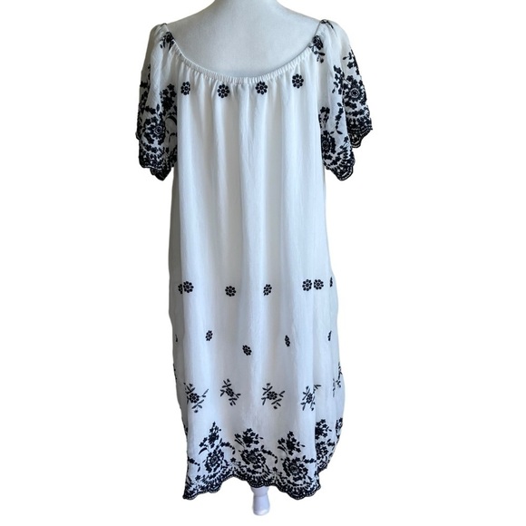 J Gee Boho Romantic White Black Embroidered Off The Shoulder Shift Dress Sz 1X - Picture 9 of 16